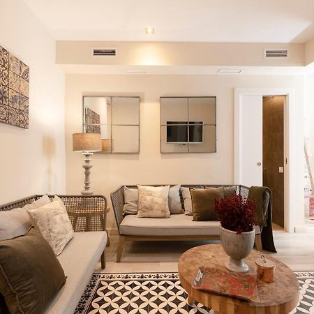 Chic Apartments Барселона Екстериор снимка