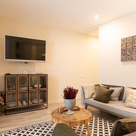 Chic Apartments Барселона Екстериор снимка