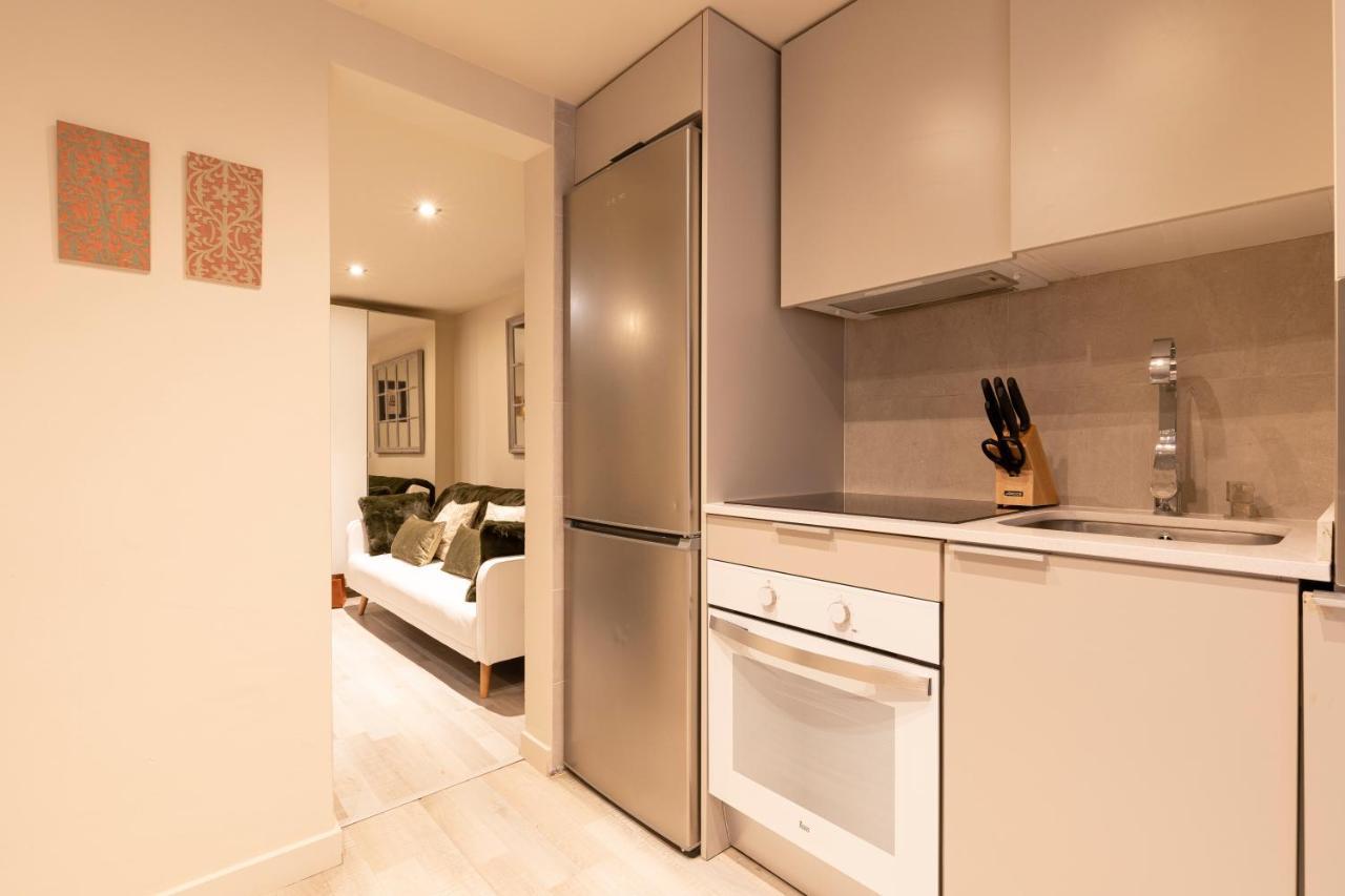Chic Apartments Барселона Екстериор снимка