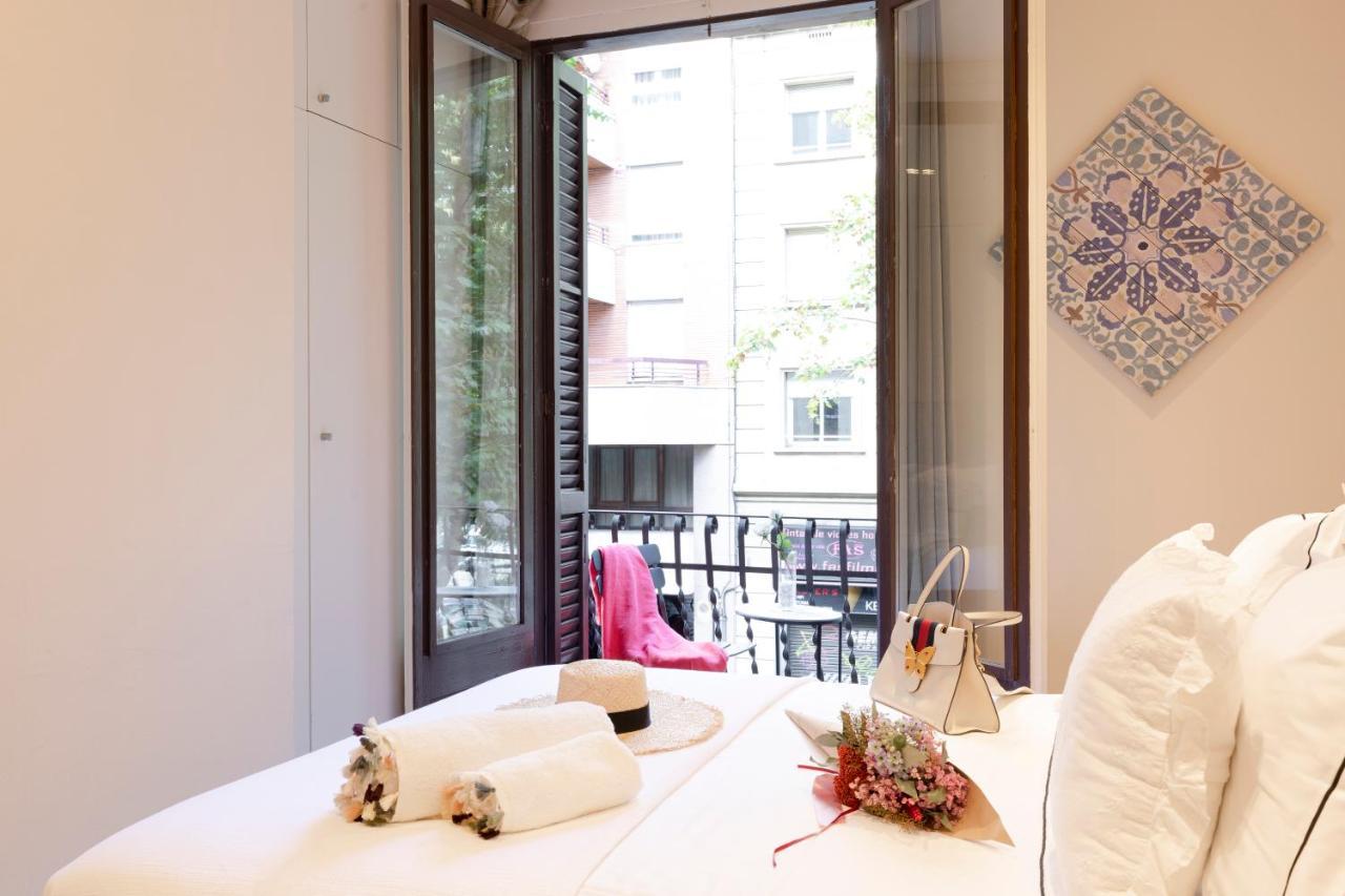 Chic Apartments Барселона Екстериор снимка