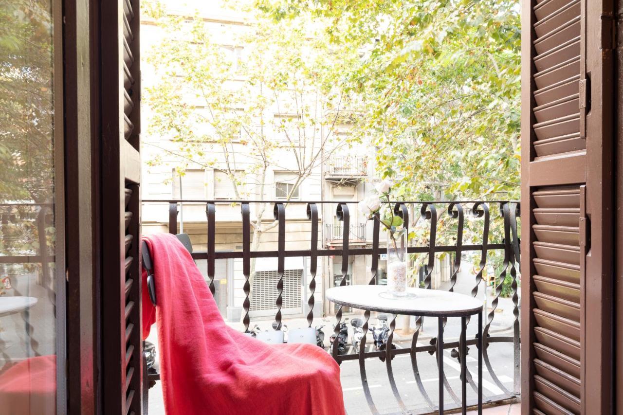 Chic Apartments Барселона Екстериор снимка