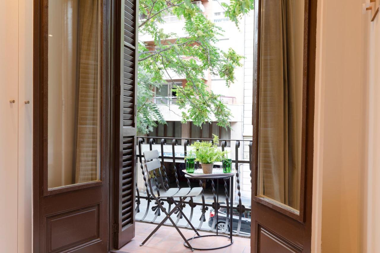 Chic Apartments Барселона Екстериор снимка