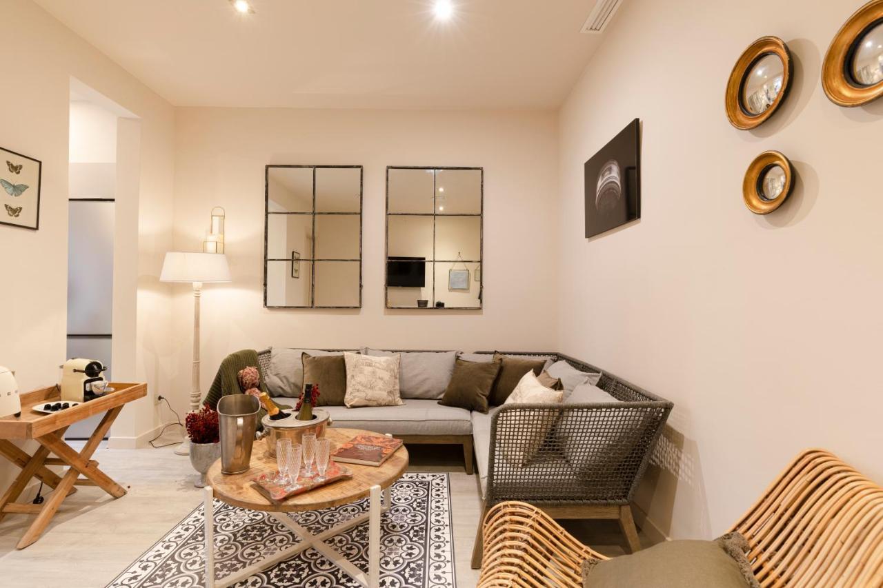 Chic Apartments Барселона Екстериор снимка