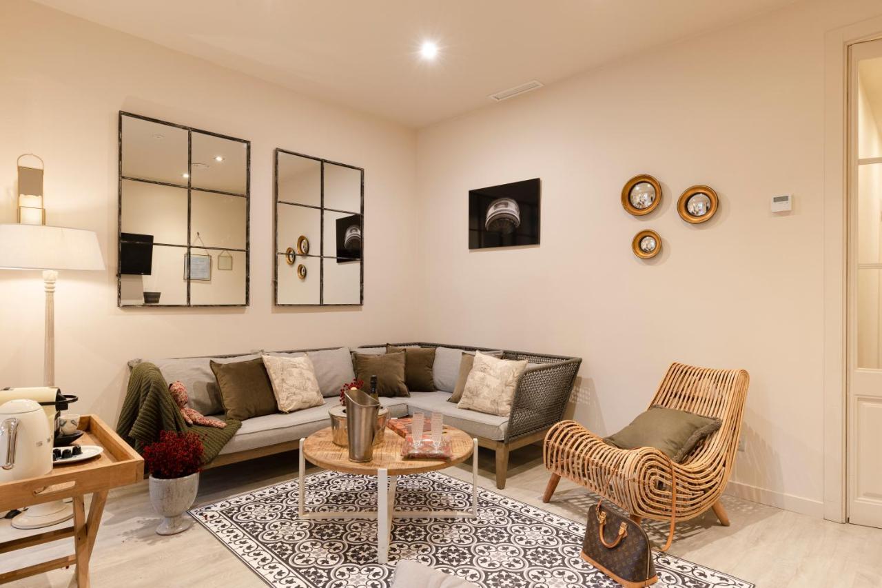 Chic Apartments Барселона Екстериор снимка