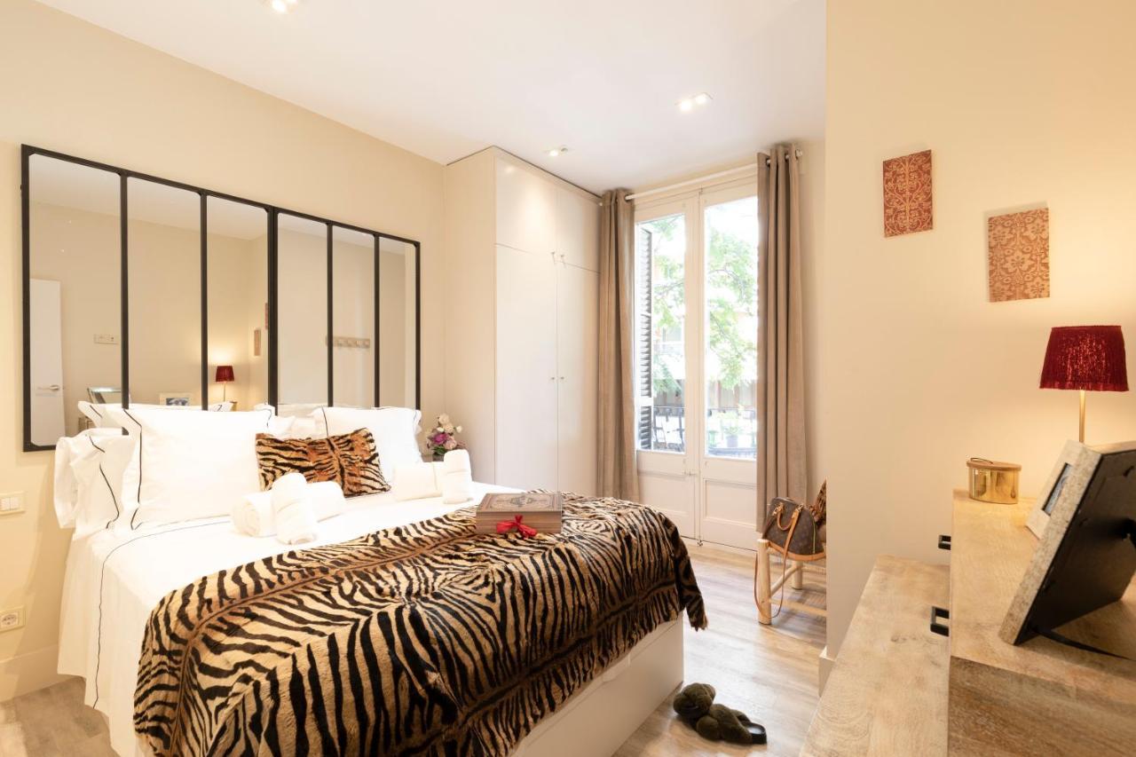 Chic Apartments Барселона Екстериор снимка