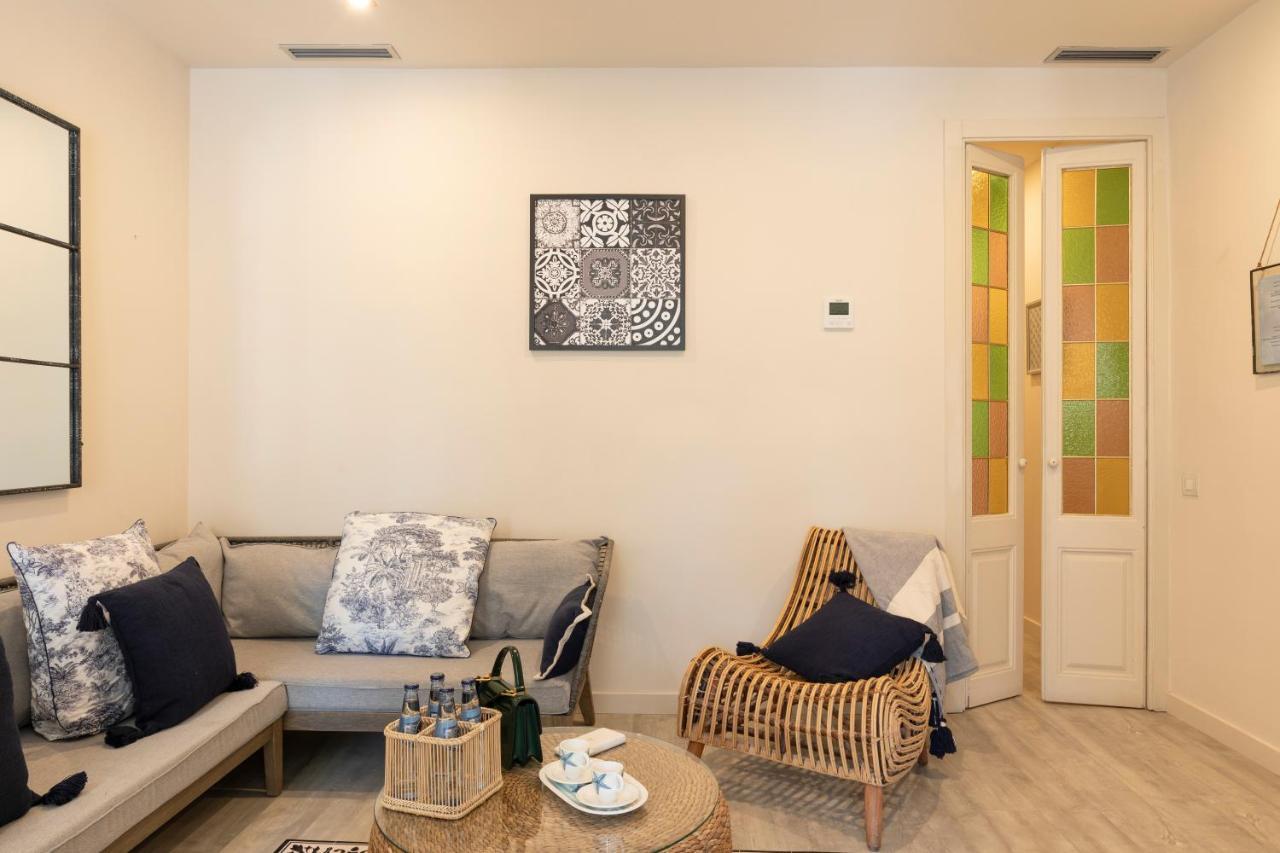 Chic Apartments Барселона Екстериор снимка