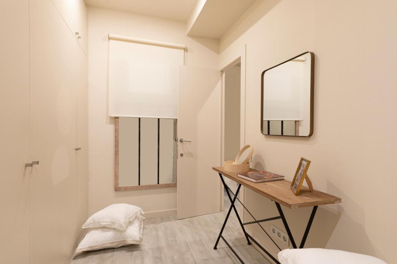 Chic Apartments Барселона Екстериор снимка