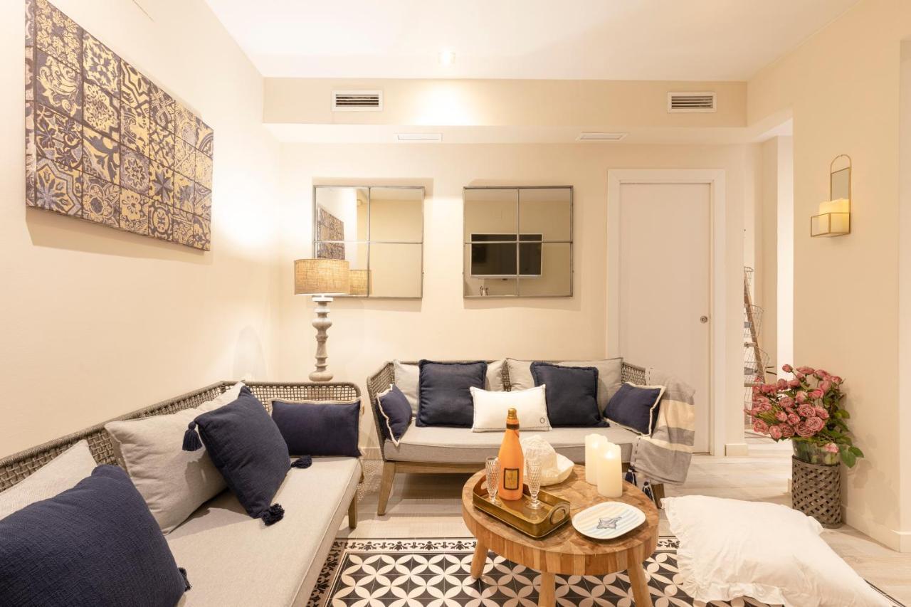 Chic Apartments Барселона Екстериор снимка