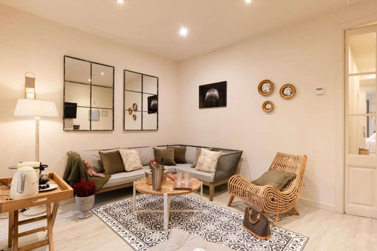 Chic Apartments Барселона Екстериор снимка