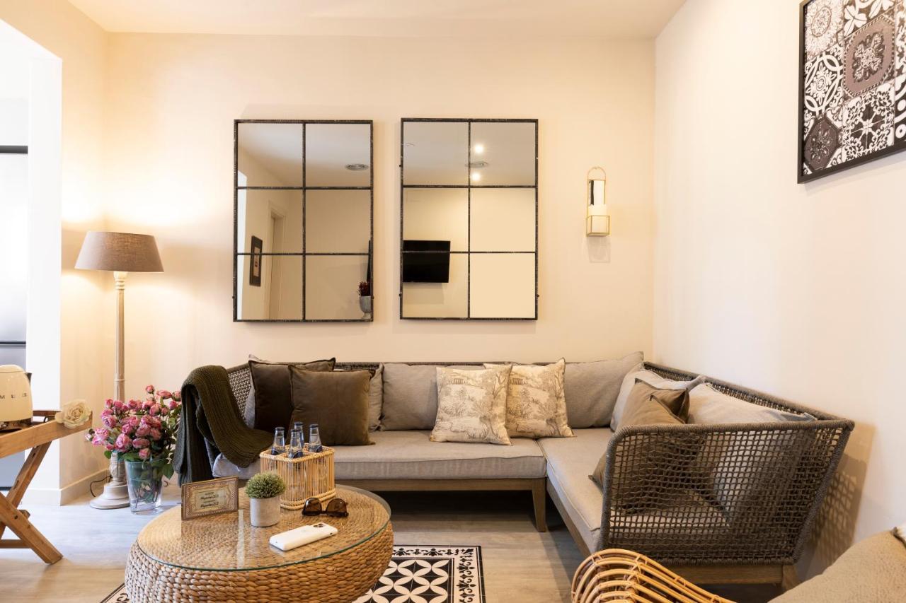 Chic Apartments Барселона Екстериор снимка