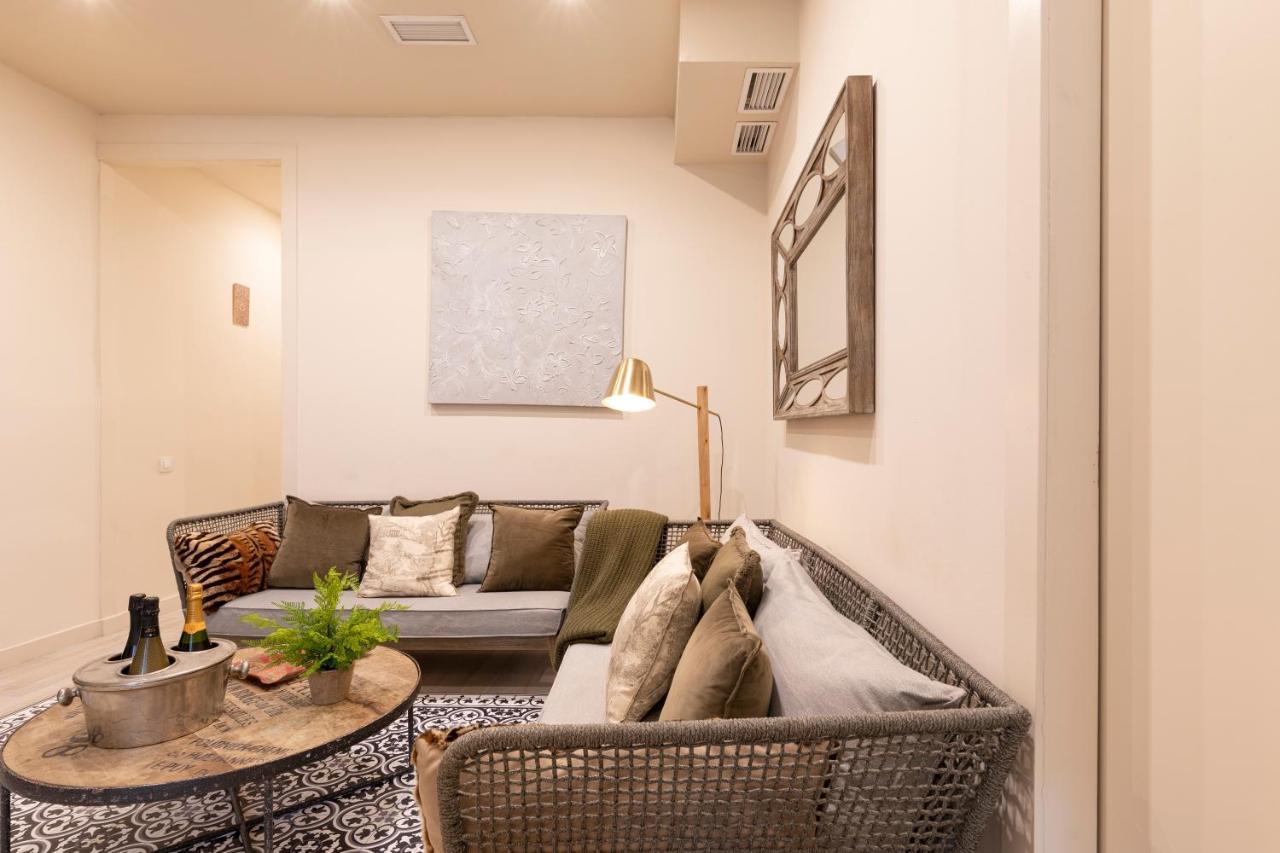 Chic Apartments Барселона Екстериор снимка