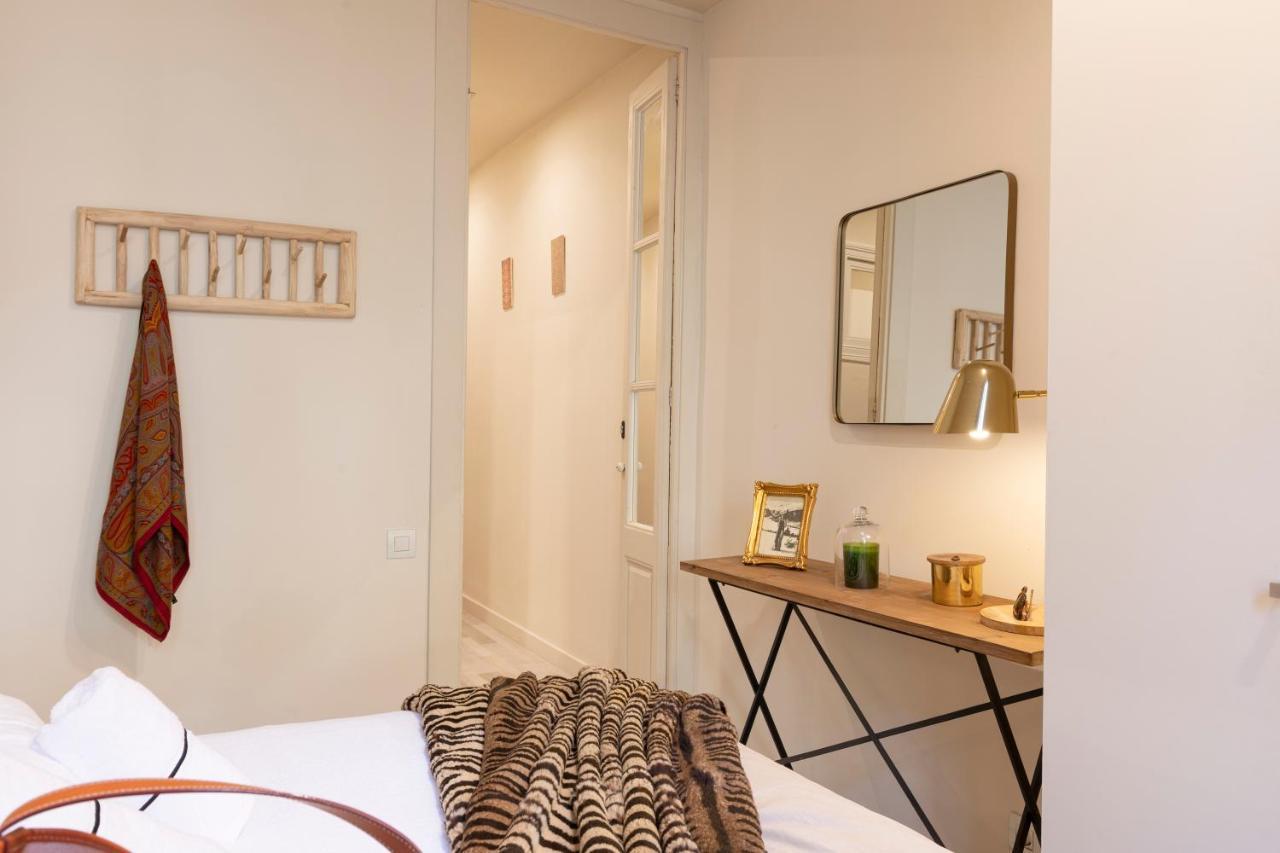 Chic Apartments Барселона Екстериор снимка