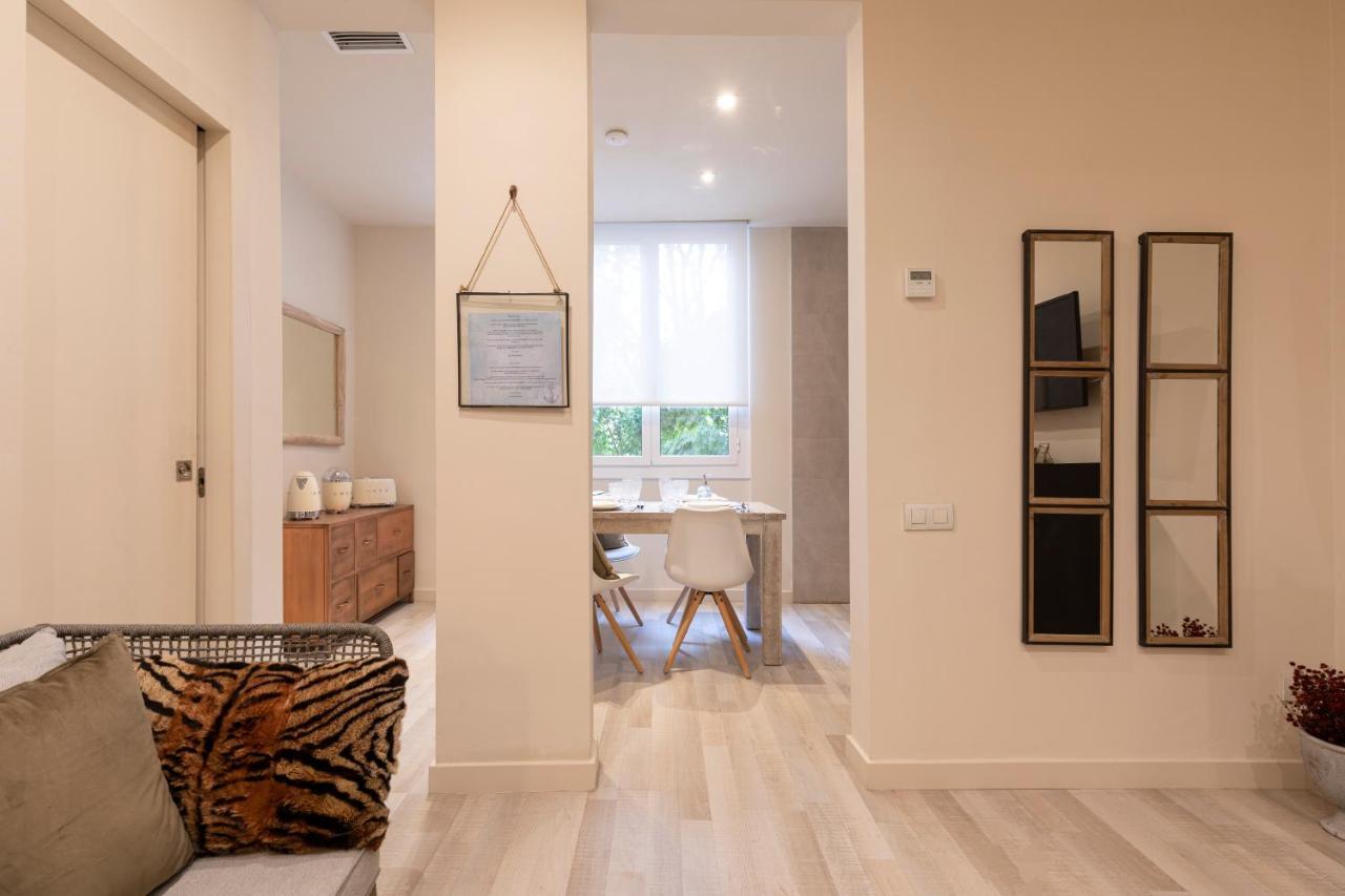 Chic Apartments Барселона Екстериор снимка