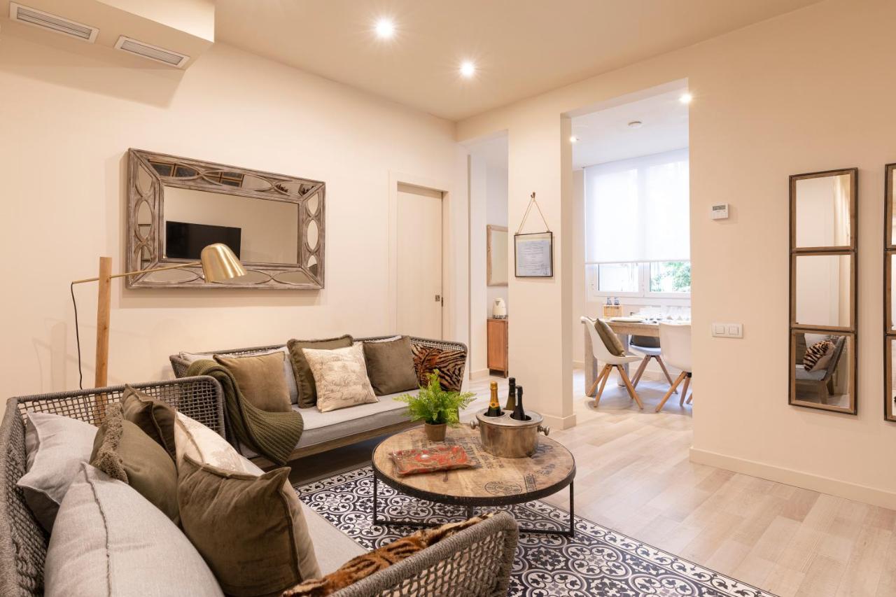 Chic Apartments Барселона Екстериор снимка