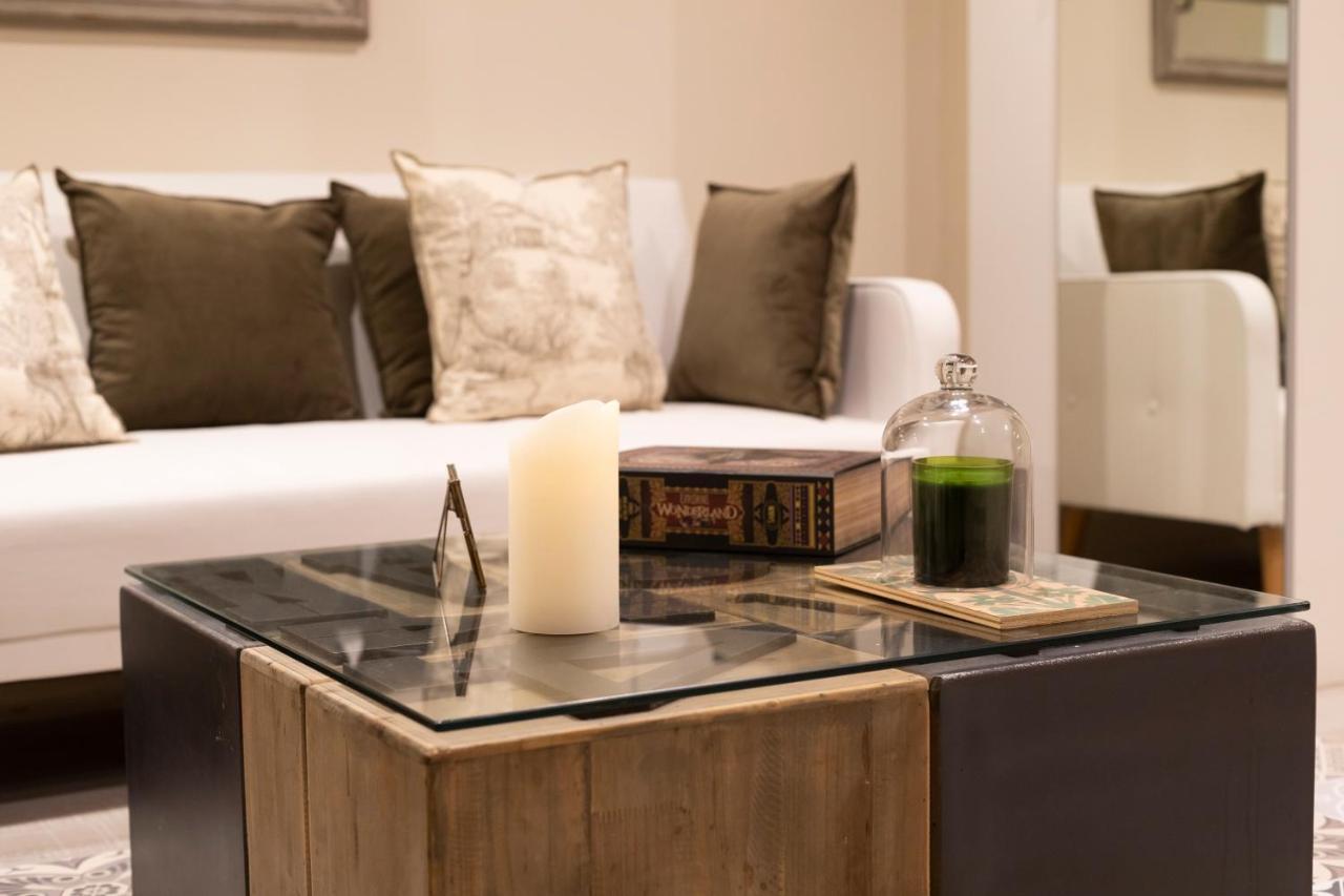 Chic Apartments Барселона Екстериор снимка