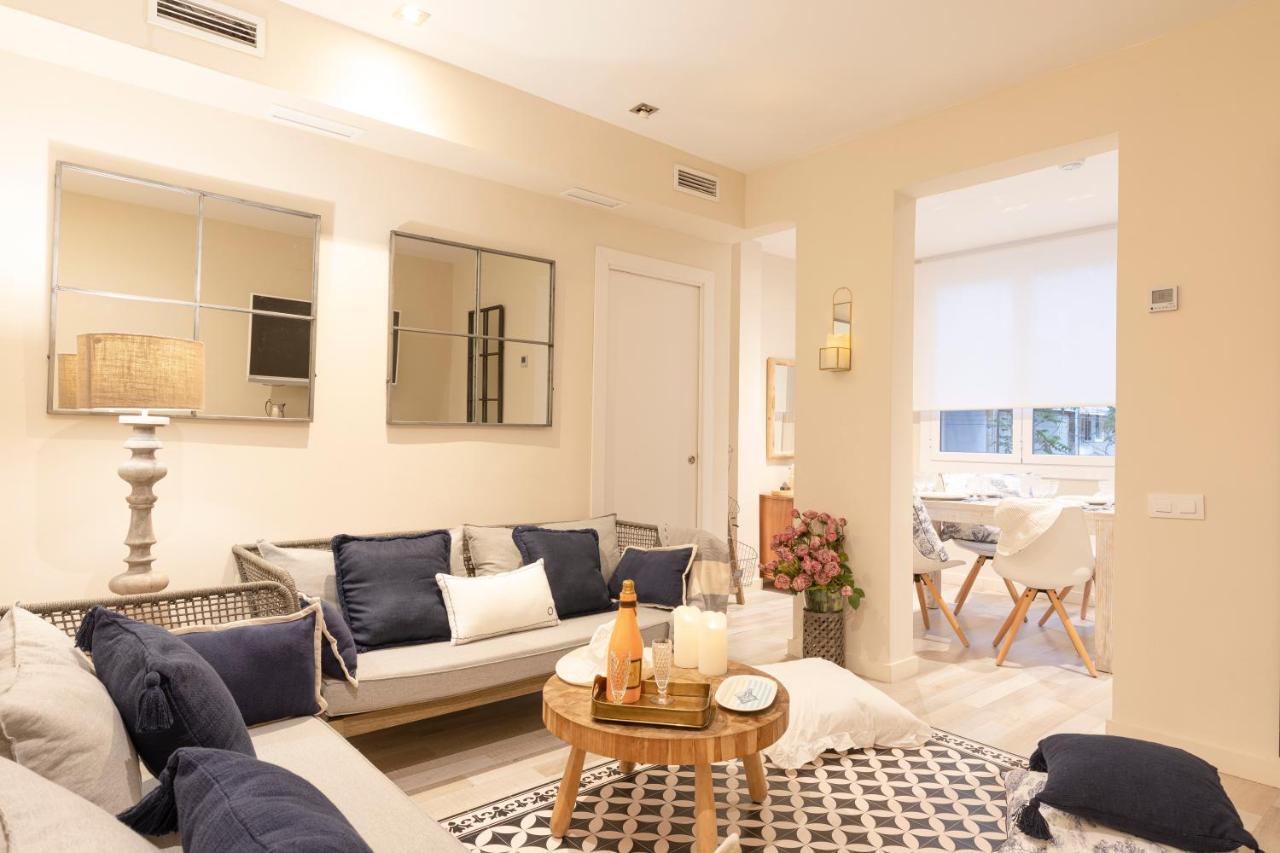 Chic Apartments Барселона Екстериор снимка