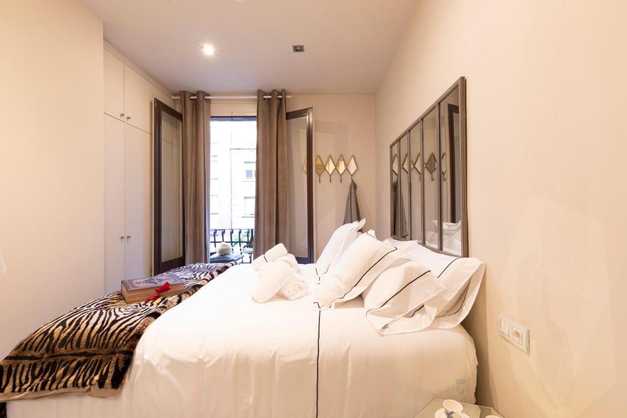 Chic Apartments Барселона Екстериор снимка