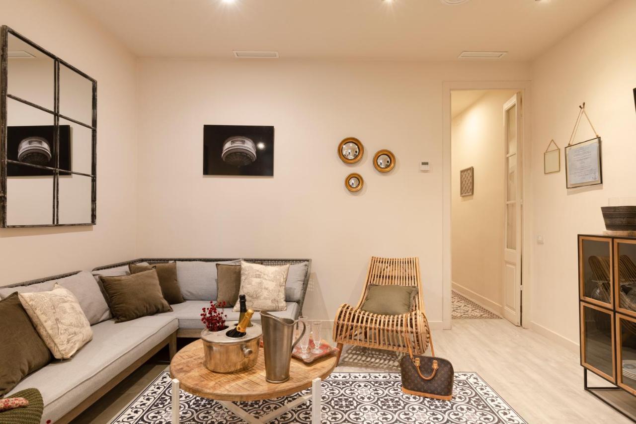 Chic Apartments Барселона Екстериор снимка