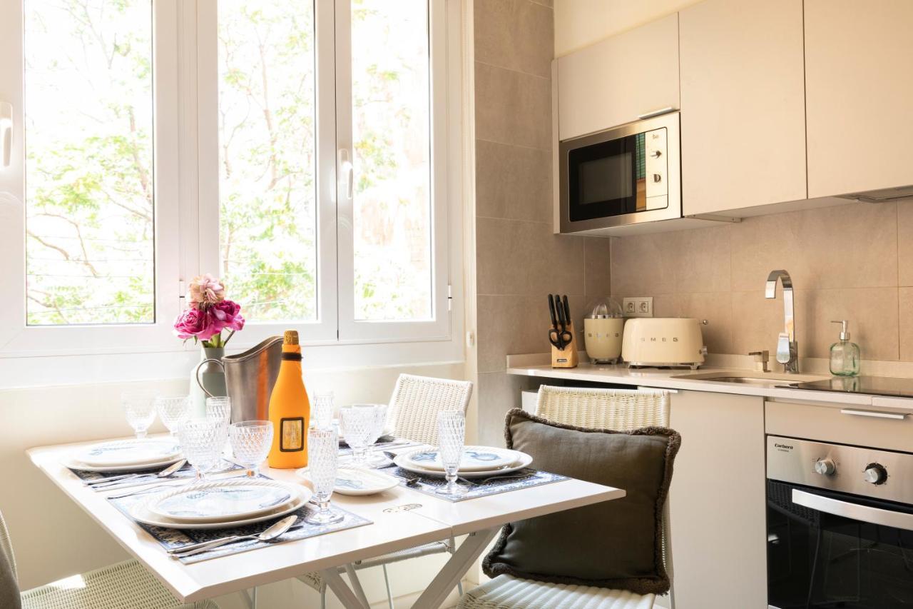 Chic Apartments Барселона Екстериор снимка