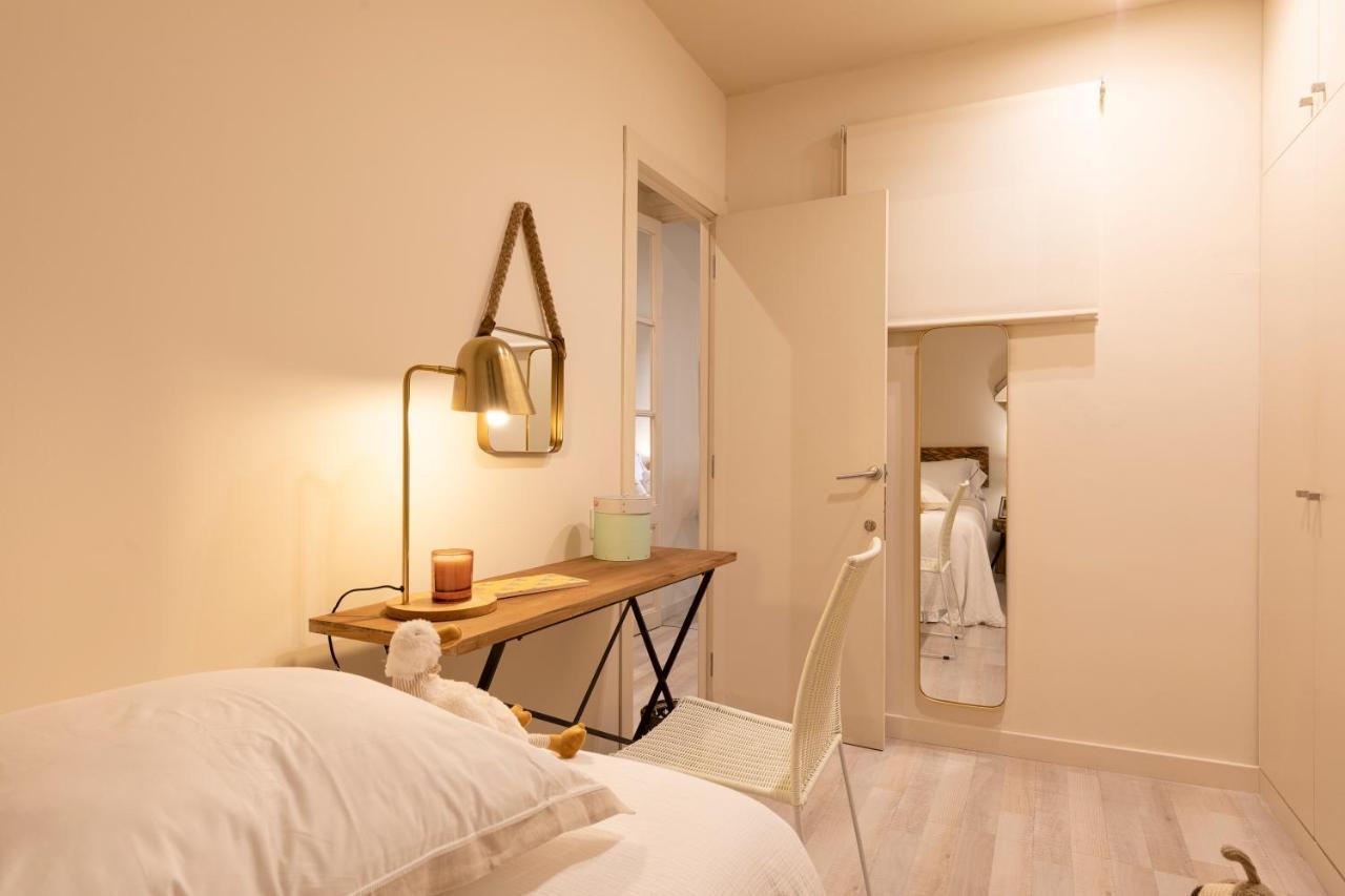 Chic Apartments Барселона Екстериор снимка