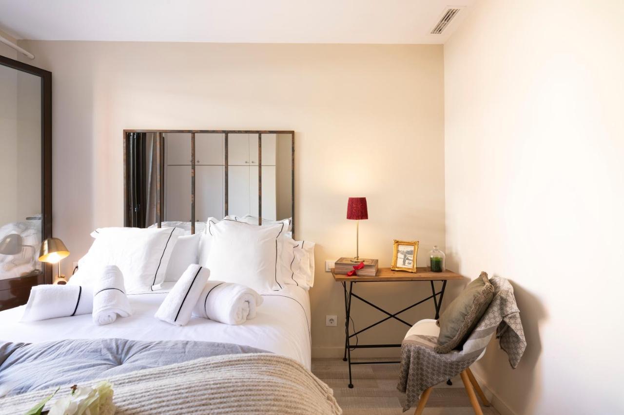 Chic Apartments Барселона Екстериор снимка